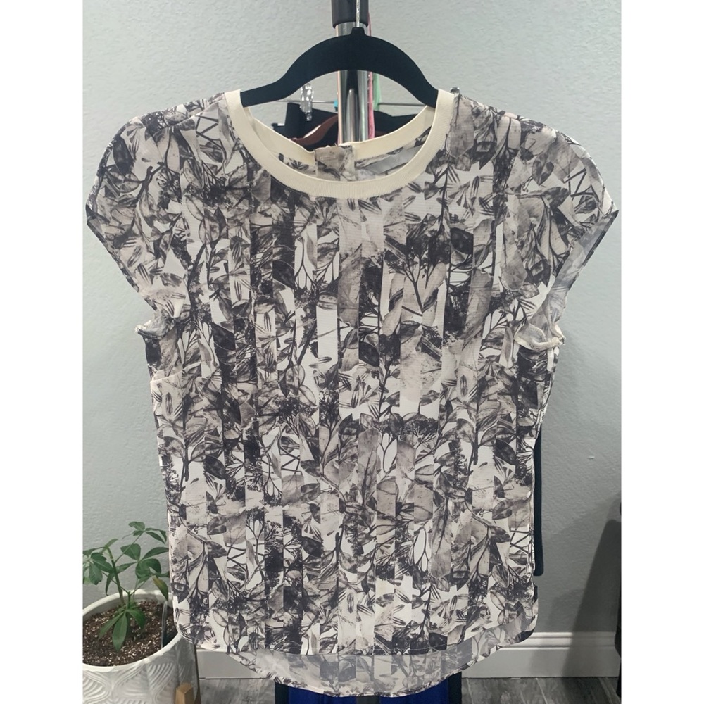 H&M Blouse off white / white & pewter size 2